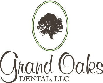 Grand Oaks Logo File